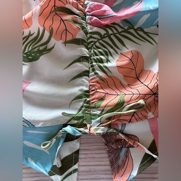 Milk & Honey Tropical collared crop top with ruched tie front & ruched back - XL - Picture 2 of 6